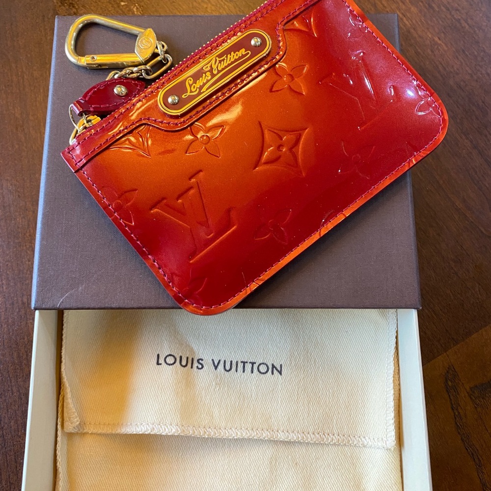 ❌SOLD❌Louis Vuitton Vernis Key Pouch - Picture 2 of 9